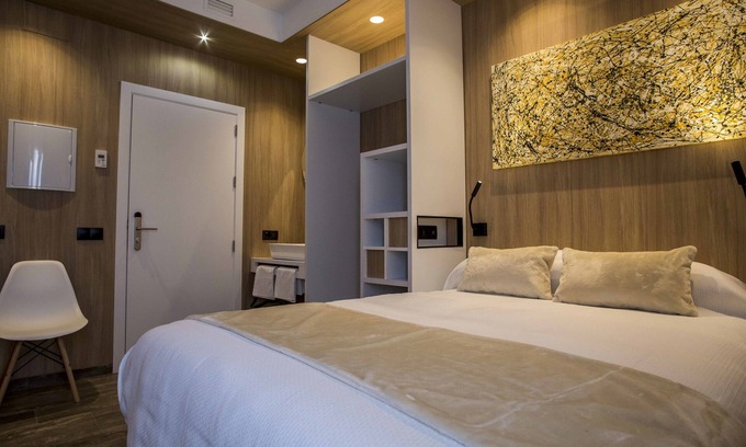 San Roque Hostel | Hostal Sevilla Santa Justa