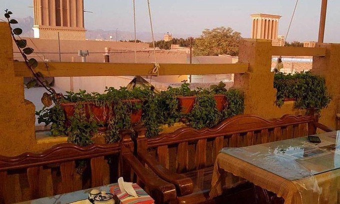Ashkez̄ar Hostel | Hostel ∙ 8 guests