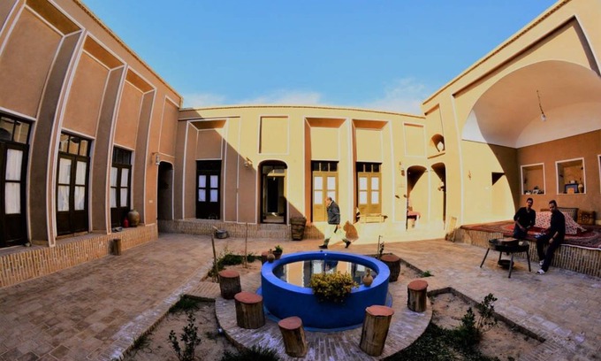 Ashkez̄ar Hostel | Hostel ∙ 8 guests