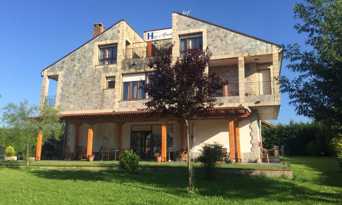 Sobremazas Bed & Breakfast | Hosteria La Moraleja
