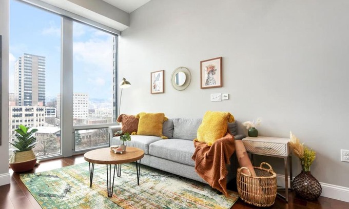 Downtown Pittsburgh Apartment | HostWise Stays - The Washington at Chatham - Free Parking, Private Gym, More!