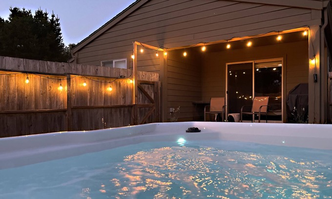 Manchester House | Hot Tub/2 King Beds/Coffee Bar/Free EV Charger - Family & Infant Friendly