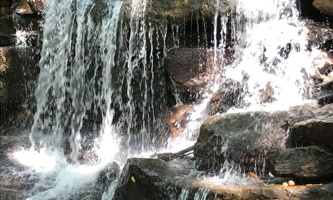 Swannanoa Cabin | Hot Tub A/C Smart TV WIFI Pet Friendly - Brett's Falling Waters Cabin