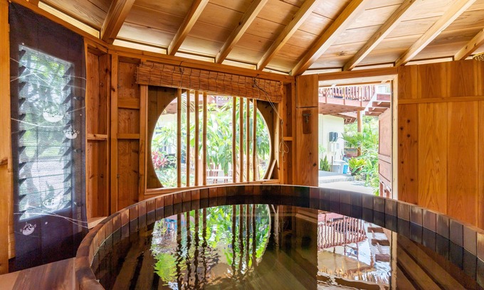 Maeda House | Hot Tub, BBQ, Spacious Family Friendly, Near Beach