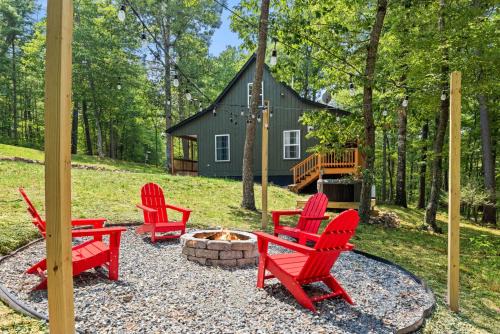 Mount Jackson House | Hot Tub, Fire Pit, Grill, Screened Porch & WiFi