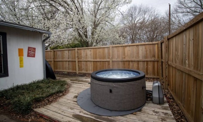 Denison House | Hot Tub ~Game Room~Movie Room~Boat Parking~Privacy