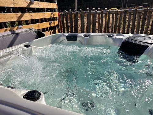 Miyun District Bed & Breakfast | Hot Tub Garden & Great Wall Villa