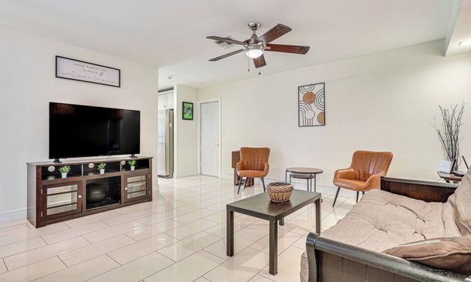 Miramar House | Hot Tub Haven: 4 Mi to Hard Rock Stadium!