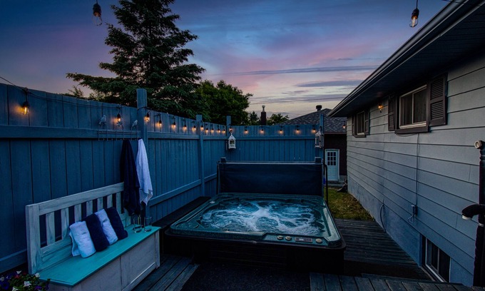 Sudbury House | Hot Tub Haven w/King Bed + More