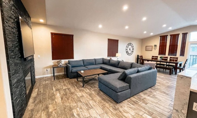 Oceano House | Hot Tub - Just Steps to the Beach - Sleeps 12!