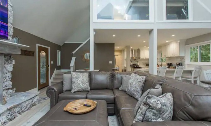 Massanutten House | Hot Tub - Massage Chair - Game Room - Fenced Yard