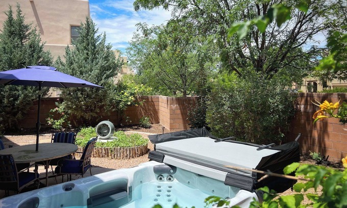Santa Fe House | Hot Tub, Patio & Grill: Sante Fe Getaway