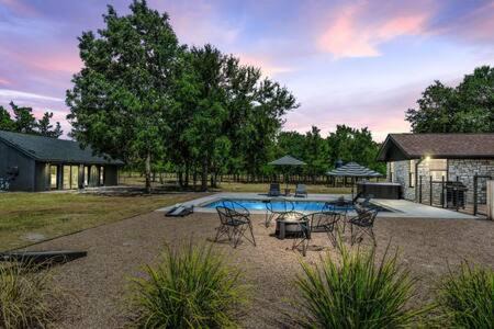 Manor House | Hot Tub Pool + Firepit + Gameroom ~ Guesthouse
