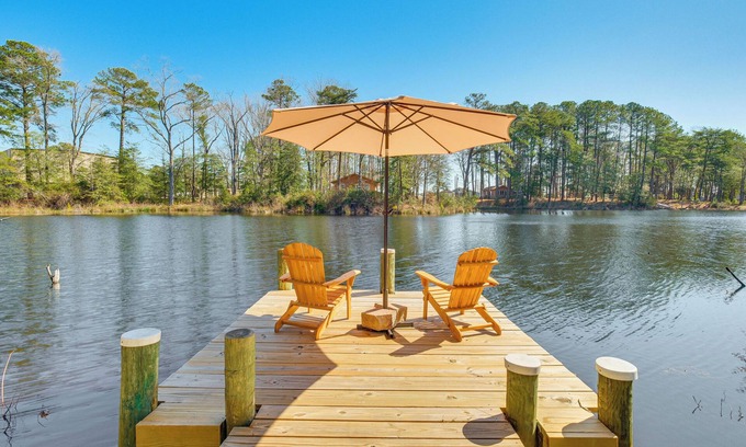 Deltaville House | Hot Tub, Sunrooms & Fire Pits: Deltaville Home!