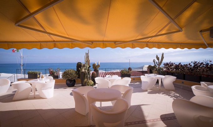 Varigotti Hotel | Hotel Albatros Varigotti