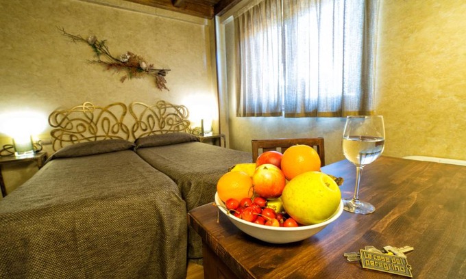 El Acebo de San Miguel Hostel | Hotel Albergue La Casa Del Peregrino