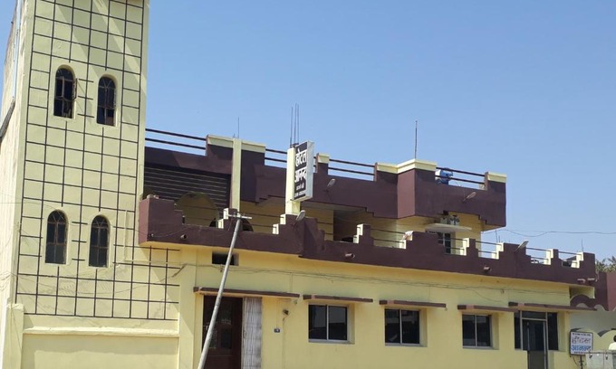 Surajpur Hotel | Hotel Anand