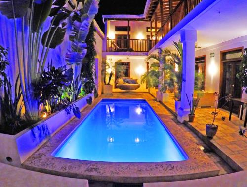 Leon Hotel | Hotel and Coffe Azul