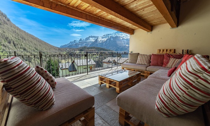 Campodolcino Apartment | Hotel Apartment "Residence Larice Bianco N2" with Shared Terrace & Wi-Fi