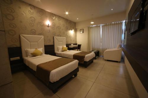 Anand Hotel | Hotel Arizona Inn