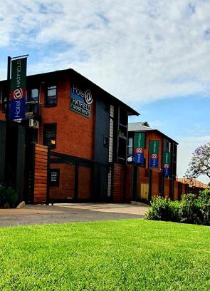 Arcadia Hotel | Hotel AT Hatfield Apartments