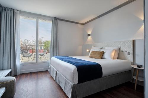 Suresnes Hotel | Hotel Atrium by Happyculture