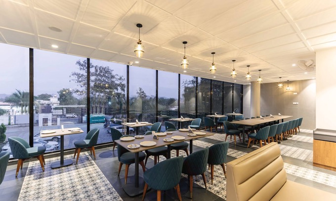 Allahabad Hotel | Hotel Bafna Lawn