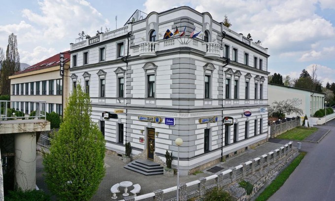 Pisek Hotel | Hotel Cade