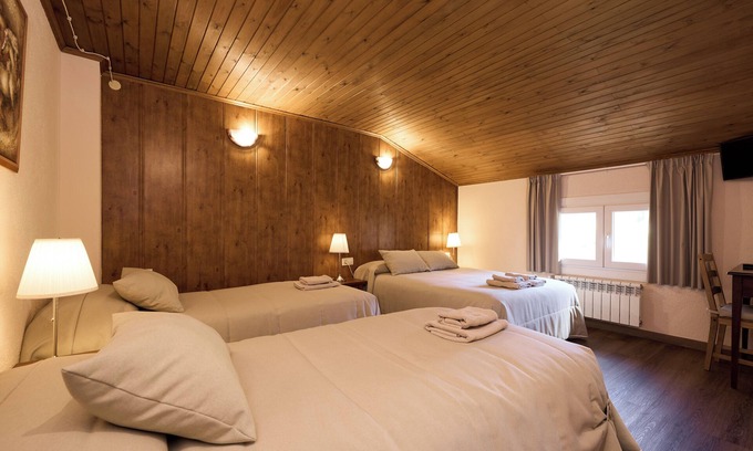 Bordes d'Envalira Hotel | Hotel Chalet Peretol