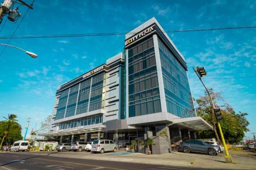 Barrio El Carmen Hotel | Hotel City Plaza & Suites