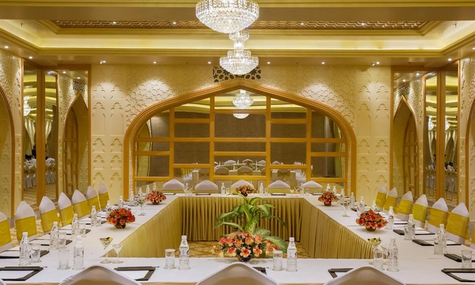 Rakabganj Hotel | Hotel Clarks Shiraz