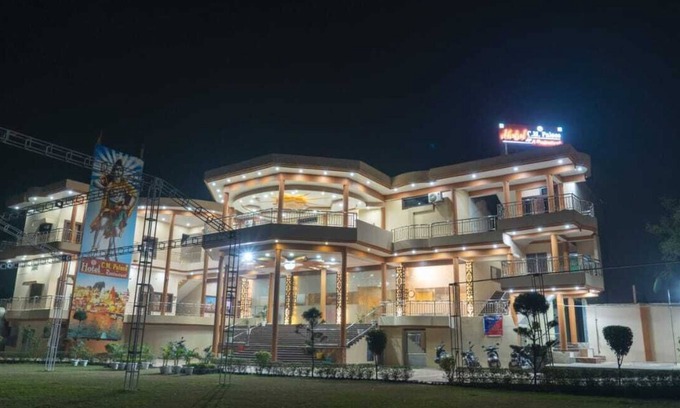 Varanasi Hotel | Hotel CM Palace