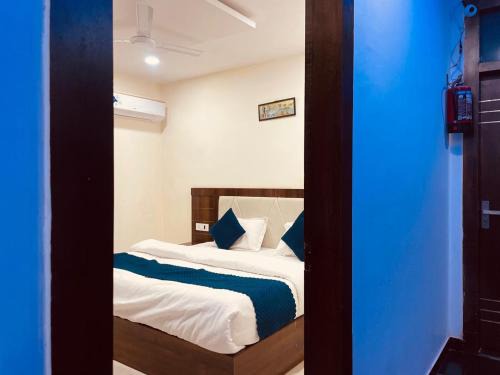 Jwalapur Hotel | Hotel Conifier Haridwar - Top Rated ! Most Awarded ! Luxury Stay ! Lift ! Spacious Room