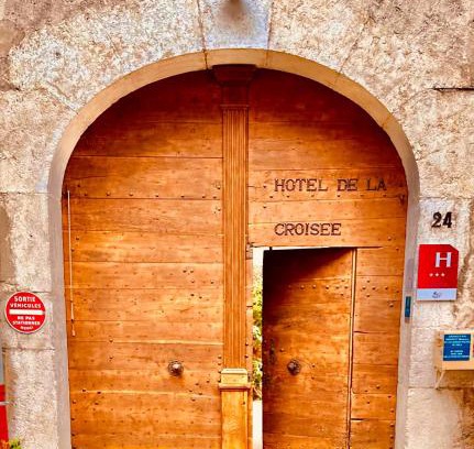 Poncin Hotel | Hotel De La Croisée