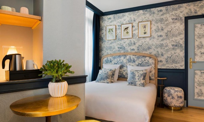Arsenal Hotel | Hotel de Neuve by Happyculture