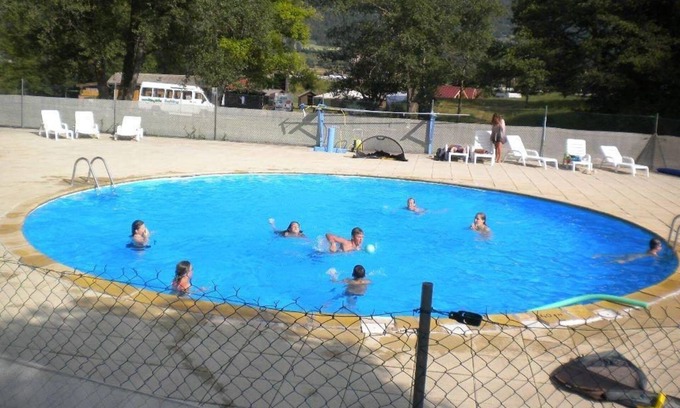 Chateauroux-les-Alpes RV Rental | Hotel de plein air les Cariamas