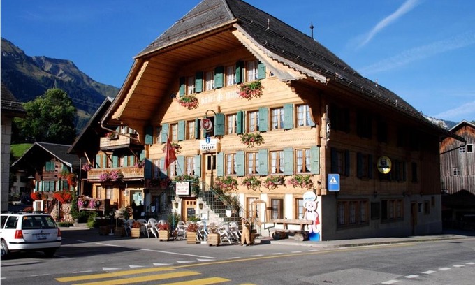 Rossiniere Hotel | Hotel De Ville
