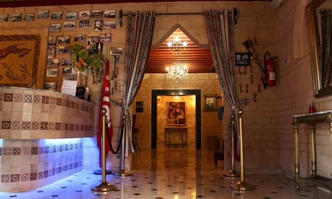 Hammam Chatt Hotel | Hotel Donia