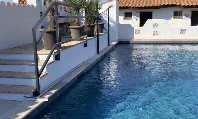 Saintes-Maries-de-la-Mer Hotel | Hotel du Pont Blanc