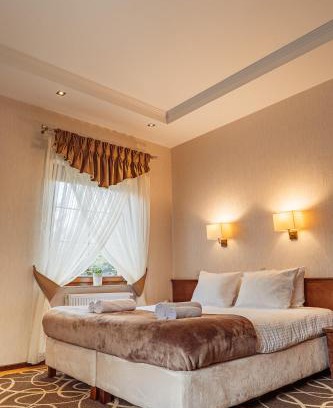 Swidnik Hotel | Hotel Dwór Choiny