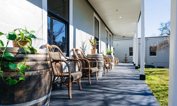 Mount Victoria Bed & Breakfast | Hotel Etico at Mount Victoria Manor