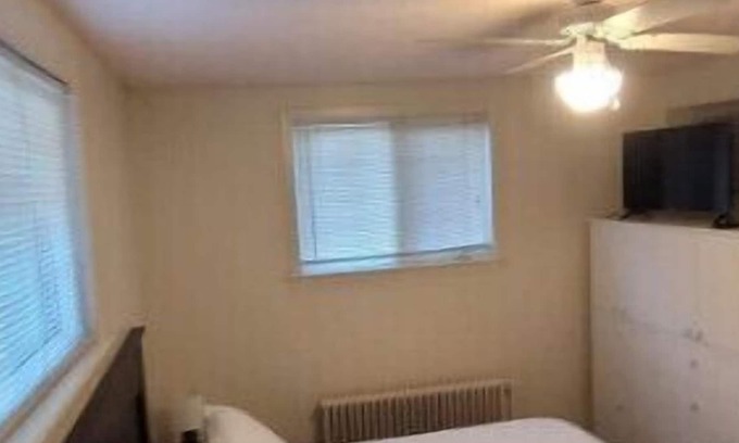 Edmundston House | hotel feel, without hotel cost