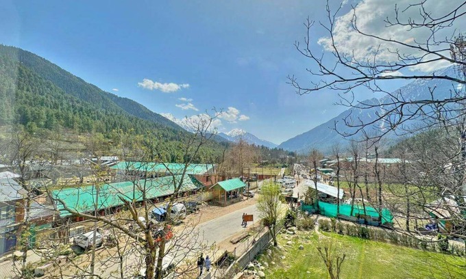 Malabar Hill Hotel | Hotel Fifth Season - Pahalgam