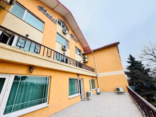 Drobeta-Turnu Severin Hotel | Hotel Flora