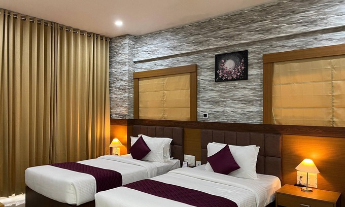 Nagampadam Hotel | Hotel Floral Palace