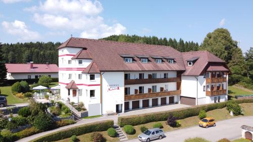 Kaltenberg House | Hotel Gästehaus Neubauer