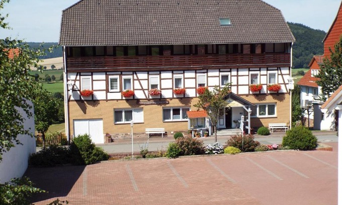 Gewissenruh Hotel | Hotel garni Zum Reinhardswald