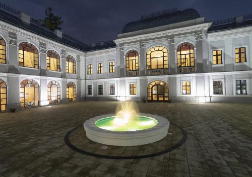 Povazska Bystrica Hotel | Hotel Gino Park Palace - Kaštieľ Orlové
