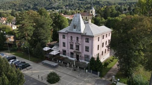 Revnice Hotel | Hotel Grand