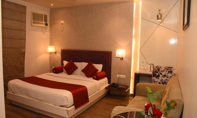 Alambagh Hotel | Hotel Gurveer Royal